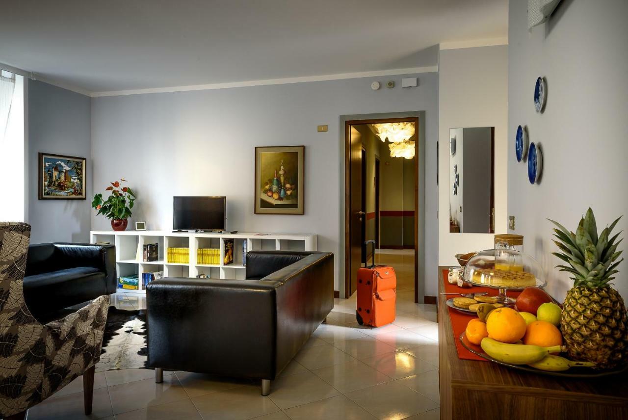 Bed And Breakfast Sweet Home Tirano Exterior foto
